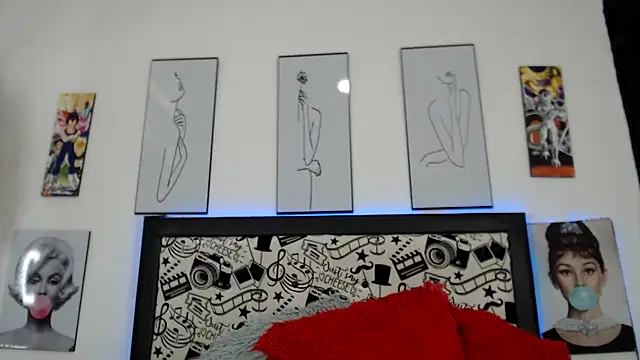 Rihana14 online show from 05-15-26, 07:23