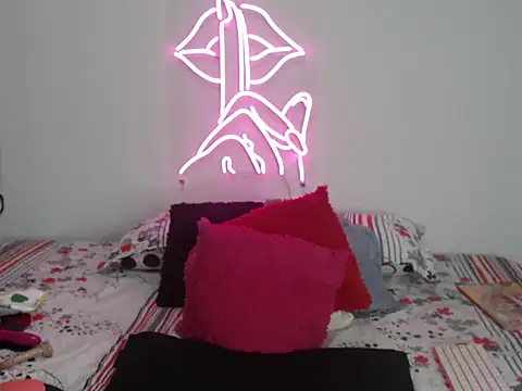 Rihana14 online show from 10-18-25, 10:12