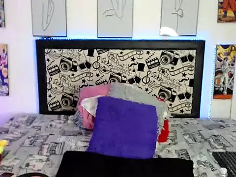 Rihana14 online show from 10-31-25, 08:38