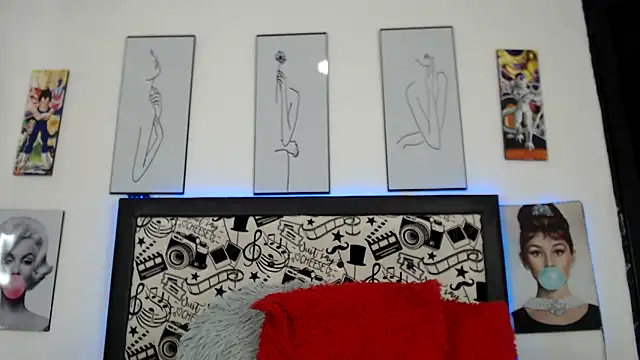 Rihana14 online show from 05-17-26, 08:42