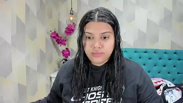 LindaBreeS online show from 10-01-25, 03:16