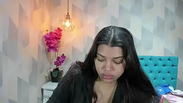 LindaBreeS online show from 06-02-26, 01:22