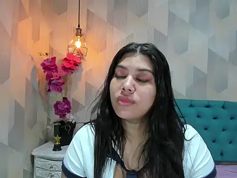 LindaBreeS online show from 11-15-25, 10:19