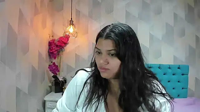 LindaBreeS online show from 05-20-26, 02:25