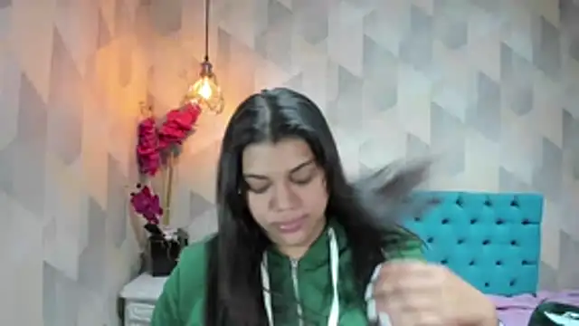LindaBreeS online show from 05-25-26, 03:50