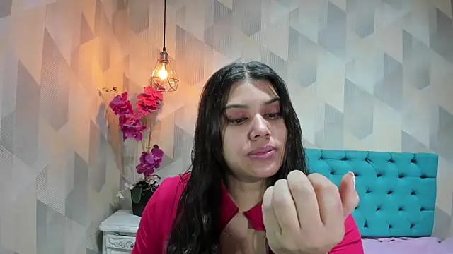 LindaBreeS online show from 06-19-26, 01:39