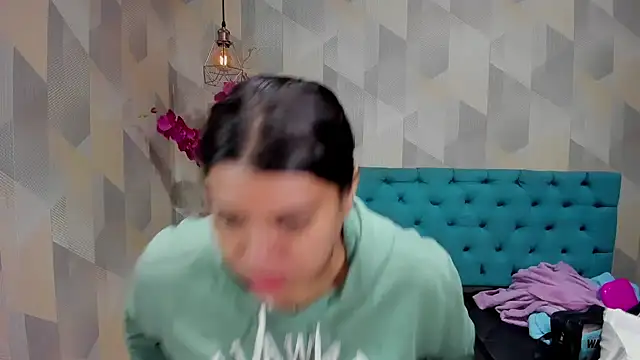 LindaBreeS online show from 10-26-25, 12:38