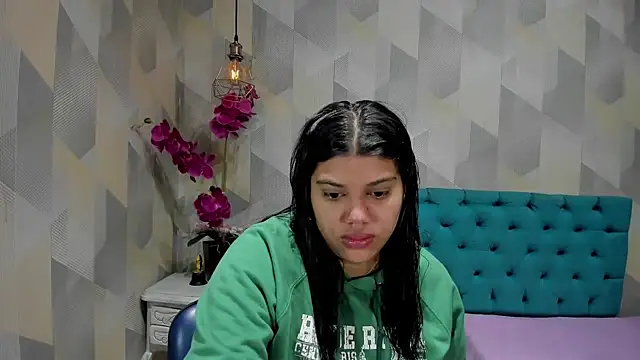 LindaBreeS online show from 10-18-25, 12:40