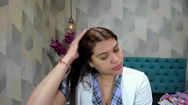 LindaBreeS online show from 09-19-25, 01:04