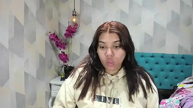 LindaBreeS online show from 09-14-25, 04:02