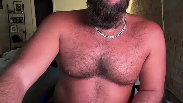 Snapshot of Barebackheat chatting on 09-21-25, 03:44 Barebackheat online show from 09-21-25, 03:44