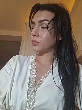 JolieLizz online show from 10-28-25, 03:55