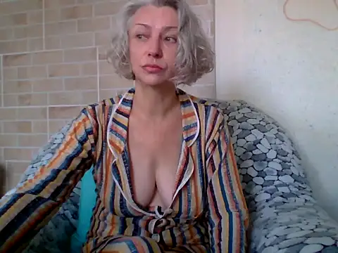 Snapshot of Lorie_Carrie chatting on 07-11-26, 08:36 Lorie Carrie online show from 07-11-26, 08:36