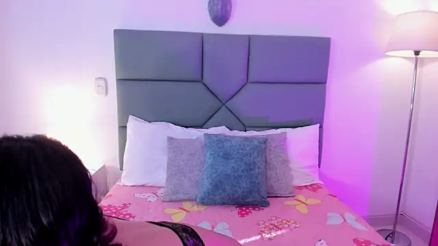 Snapshot of HanaWayne chatting on 12-02-24, 12:13 HanaWayne online show from 12-02-24, 12:13