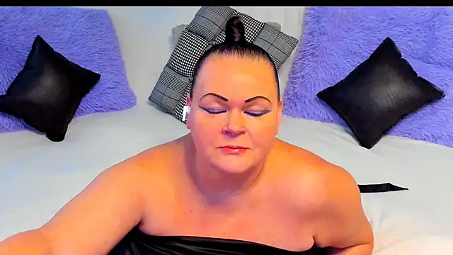 MilanaBiegert online show from 11-30-25, 07:42