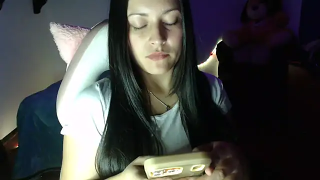 Allisonnlopez online show from 06-04-26, 12:59