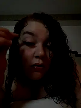 Snapshot of lolabun247 chatting on 10-23-25, 01:37 lolabun247 online show from 10-23-25, 01:37