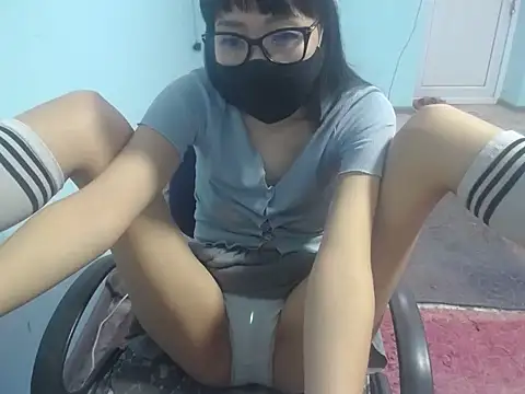 elllaaxx online show from 04-15-26, 04:18