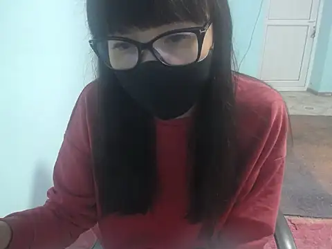 Snapshot of elllaaxx chatting on 05-12-26, 10:32 elllaaxx online show from 05-12-26, 10:32