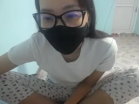 Snapshot of elllaaxx chatting on 07-12-26, 03:40 elllaaxx online show from 07-12-26, 03:40