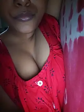Snapshot of sexyindi_couple chatting on 06-05-26, 12:11 sexyindi couple online show from 06-05-26, 12:11