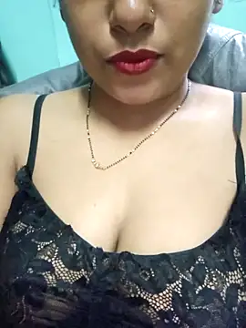 Snapshot of sexyindi_couple chatting on 03-15-25, 06:14 sexyindi couple online show from 03-15-25, 06:14