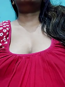 Snapshot of sexyindi_couple chatting on 09-29-25, 06:31 sexyindi couple online show from 09-29-25, 06:31