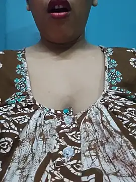 Snapshot of sexyindi_couple chatting on 06-10-26, 07:53 sexyindi couple online show from 06-10-26, 07:53