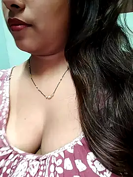 Snapshot of sexyindi_couple chatting on 03-09-25, 01:48 sexyindi couple online show from 03-09-25, 01:48