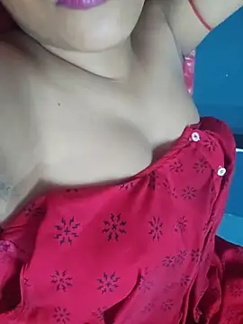 Snapshot of sexyindi_couple chatting on 05-19-26, 05:36 sexyindi couple online show from 05-19-26, 05:36
