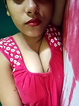 Snapshot of sexyindi_couple chatting on 10-16-25, 05:05 sexyindi couple online show from 10-16-25, 05:05