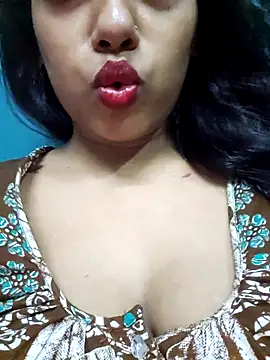 Snapshot of sexyindi_couple chatting on 04-27-26, 02:26 sexyindi couple online show from 04-27-26, 02:26