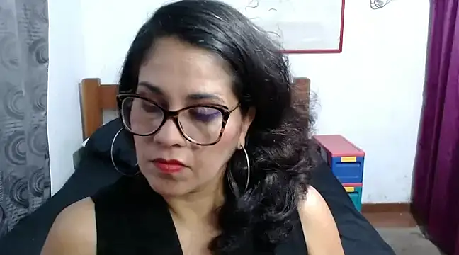 Mistresskloe01 online show from 12-13-24, 01:01