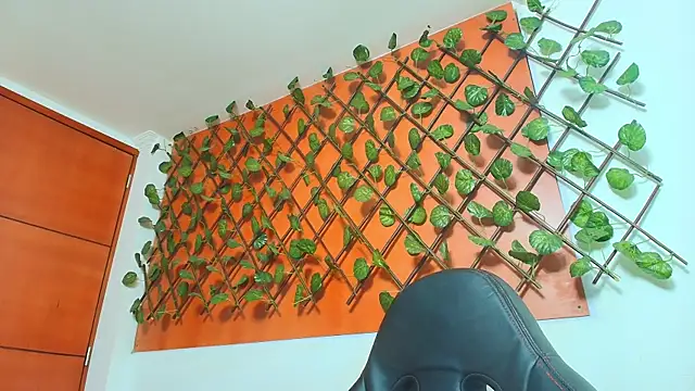 Naughty Kittenm online show from 04-15-26, 11:38