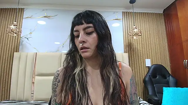 Snapshot of Naughty_Kittenm chatting on 07-01-26, 11:32 Naughty Kittenm online show from 07-01-26, 11:32