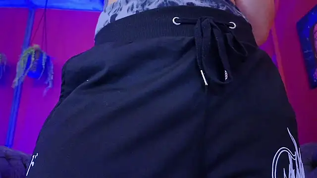 Julieta Russell online show from 04-15-26, 11:16