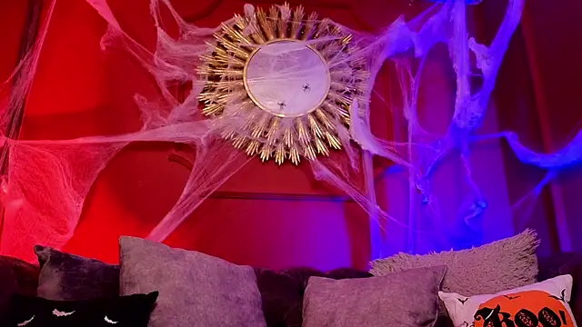 Julieta Russell online show from 10-17-25, 12:29