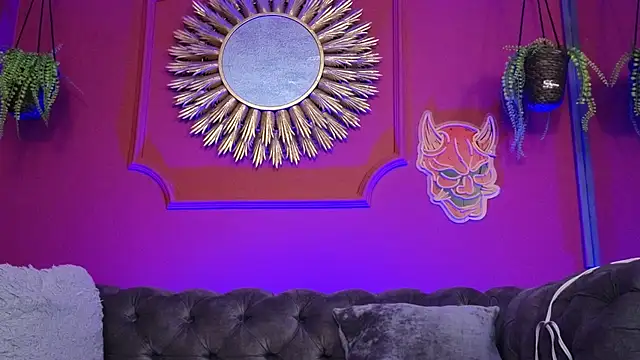 Julieta Russell online show from 01-15-26, 11:57