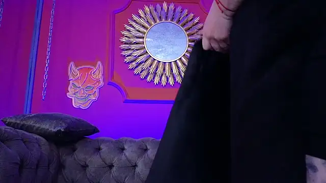 Julieta Russell online show from 03-26-26, 12:14