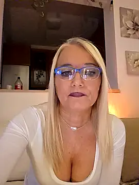 kikkastar online show from 10-28-25, 09:03