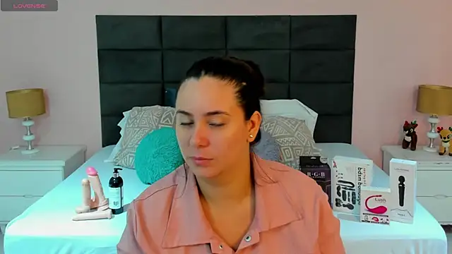 MadisonJenner online show from 11-17-25, 10:52