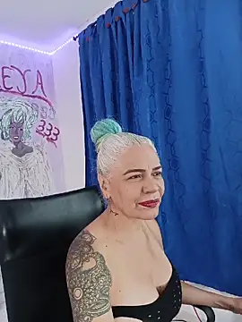 freyadevil333 online show from 05-13-26, 04:08