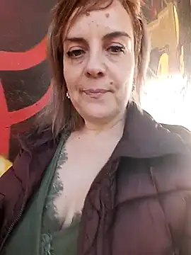 Snapshot of Sunbelxx chatting on 03-17-25, 03:18 Sunbelxx online show from 03-17-25, 03:18