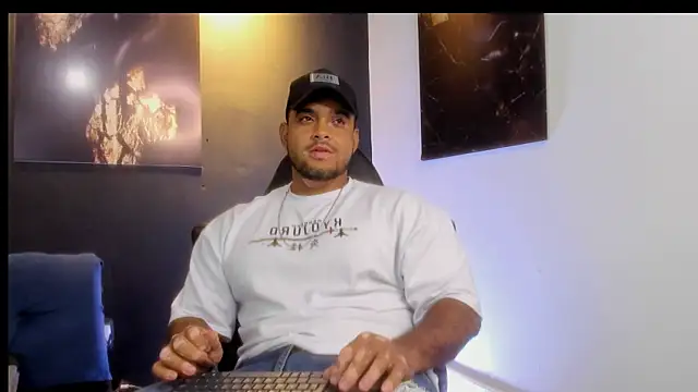 Big furry bear13 online show from 10-28-25, 05:39