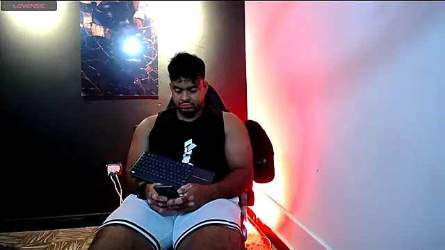 Big furry bear13 online show from 01-14-26, 09:13