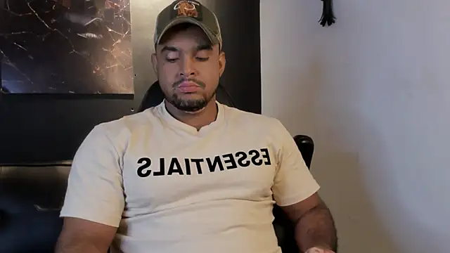 Big furry bear13 online show from 07-25-26, 11:05