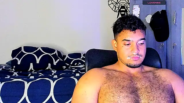 Snapshot of Big_furry_bear13 chatting on 03-15-25, 06:58 Big furry bear13 online show from 03-15-25, 06:58