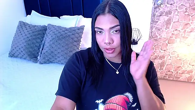 angela santana  online show from 10-07-25, 06:53
