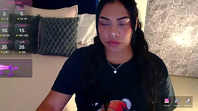 angela santana  online show from 10-16-25, 11:35