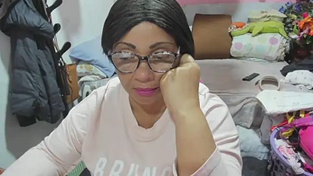 Snapshot of Mrs_mommy_ chatting on 06-09-26, 07:37 Mrs mommy online show from 06-09-26, 07:37